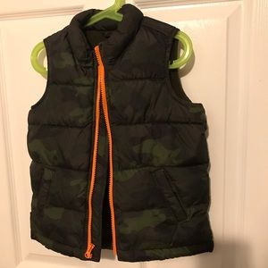 Old Navy - Camo puff vest (boys)
